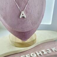 gargantilha-inicial-zirconia-prata-925-seu-brilho-unico