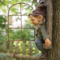 Gnomo de Jardim Elfo Encantado - Escultura 3D para Árvores e Decoração Externa - imagem 4