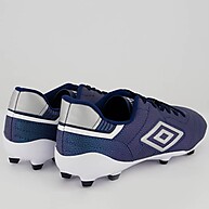 Chuteira Umbro Speciali Classic Campo Marinho: Conforto e Estilo no Gramado - imagem 2
