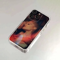 Capinha Ariana Grande iPhone: Estilo e Proteção! - imagem 2