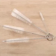 Kit 4 Escovas de Limpeza com Haste em Aço Inoxidável - Cerdas em Nylon, Tamanhos Variados e Cores Sortidas - imagem 2