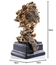 Leão de Arenito Dourado H&W – Estátua de Decoração para Casa e Escritório – Presente Elegante e Coleção Exclusiva - imagem 4