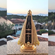 Imagem de Nossa Senhora Aparecida em Manto de Juta 20cm - Lembrança Artesanal para Decoração Religiosa - imagem 3