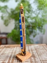 Imagem de Nossa Senhora Aparecida 31 cm em Madeira Cedro - Artesanato Religioso Mineiro com Detalhes Dourados - imagem 4