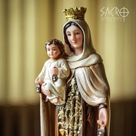 Imagem de Nossa Senhora do Carmo em Resina - 30cm | Peça Sagrada Importada com Detalhes Exclusivos - imagem 4
