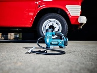 Compressor Portátil Makita MP100DZ 12V: Inflador a Bateria para Pneus e Mais - imagem 3