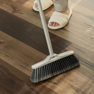 Kit Vassoura Macia + Rodo Borracha Dupla com Cabo em Aço Inox - Linha Flow - imagem 2