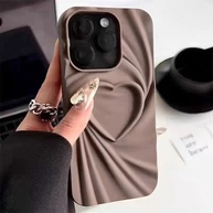 Capa iPhone Coração 3D: Proteção e Estilo! - imagem 3
