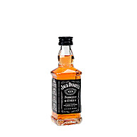Jack Daniel's 50ml: O Sabor Clássico em Miniatura - imagem 1