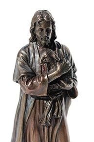 Estátua de Jesus com Cordeiro em Bronze Fundido Frio - 16,25 cm | Decoração Religiosa Refinada - imagem 4