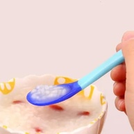 Jogo Colher e Garfo Infantil Termossensível Azul - Talheres de Silicone que Mudam de Cor com a Temperatura - imagem 3