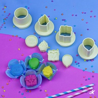 Kit Ejetor Max Parabéns: 8 Peças para Decoração! - imagem 1