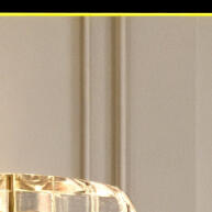 lampada-de-parede-moderna-em-ouro-e-cristal-para-sala-de-estar