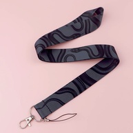Lanyards Góticos: Estilo e Segurança! - imagem 1
