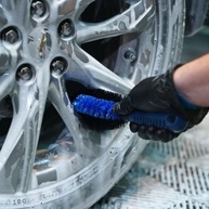 Escova Limpadora de Cubos de Roda Azul - Detalhe Profissional para Veículos Pesados - imagem 3
