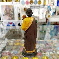 São José Lindíssimo com Lírio 15cm em Resina - Escultura Detalhada para Decoração e Oração - imagem 5