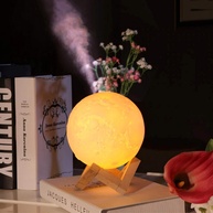 Umidificador de Ar Ultrassônico com Difusor de Aromas e Luminária LED Formato Lua 880ml - imagem 1