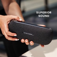 Harman Kardon Luna: Caixa de Som Bluetooth Preta com Design Elegante e Som Imersivo - imagem 3