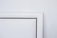 Cabeceira Casal Reta Luxo 140x60 em Courino Branco com Tachas Fumê - Modernidade e Sofisticação para seu Quarto - imagem 4