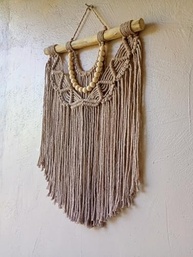 Tapeçaria de Macramê Artesanal para Parede - Estilo Boho com Suporte de Madeira - imagem 2