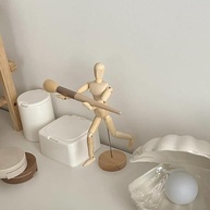 Manequim de Madeira Decorativo Articulado Premium 32cm - Estatueta para Estúdio, Escritório e Decoração de Ambientes - imagem 5