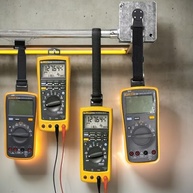 Kit Suporte Magnético para Multímetro Fluke: Mãos Livres e Trabalho Seguro - imagem 3