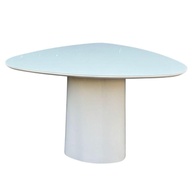 Mesa de Jantar Cone: Design e Elegância - imagem 1