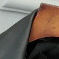 Jaqueta de Couro Feminina Slim Fit: Elegante e Moderna - imagem 1