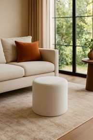 Puff Decorativo Redondo Suede Nude - Estofado Moderno para Sala e Quarto - imagem 3