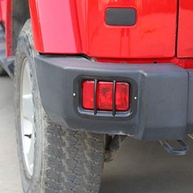 Kit 2 Molduras para Lâmpada de Neblina Traseira - Proteção e Estilo para seu Carro (2007-2018) - imagem 5