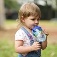 Copo de Treinamento com Canudo Fisher Price First Moments Blueberry Smoothie 270ml Azul - Desenvolvimento Oral e Motor para Bebês - imagem 3