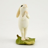Coelhinho de Yoga Namaste em Resina - Decoração Encantadora para Jardim e Terrário - imagem 1
