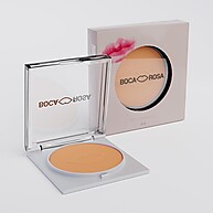 Pó Compacto Boca Rosa BR04 9g: Acabamento Impecável e Natural - imagem 2