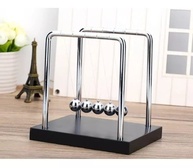 Pêndulo de Newton Decorativo para Escritório - Brinquedo Educativo com Design Moderno - imagem 3