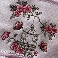 nome-floral-gaiola-personalizada-bordada-toalha