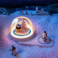 Luminária Astronauta Floral: Carregador Sem Fio e Luz Noturna - imagem 3