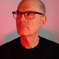 novel-burns-hole-de-charles-a-terror-black-a-de-existencialista-graphic-a