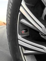 Eleve seu Estilo: Tampas de Válvula NRA Cromadas e Serrilhadas para Carros, Motos e Mais! - imagem 3
