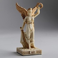 Miniatura Nike Greek Goddess of Victory 10 cm - Pintada à Mão com Acabamento em Ouro Branco - imagem 3