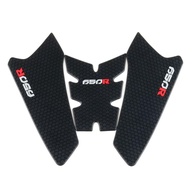 Adesivos de Tanque ONE.K.S para CBR650R CB650R 2019-2023: Aderência e Controle Máximos - imagem 1