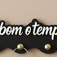 Porta Chaves MDF com Frase 'Deus é Bom o Tempo Todo' – Decor e Organização - imagem 1