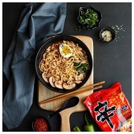 Kit Macarrão Oriental Lamen Shin Ramyun Carne e Legumes Nongshim 110g - 5 Pacotes - imagem 3