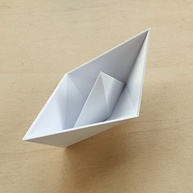 Elegante Estatueta Barquinho Origami G em 3D - 20cm | Decoração Artesanal Moderna - imagem 3