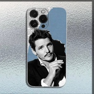 Capinha iPhone: P-Pedro Pascal – Proteção e Estilo! - imagem 2