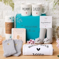 Presente Especial para Novos Pais - Kit Completo com Canecas, Cobertor, Macacão e Mais - imagem 3