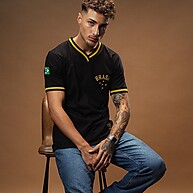 Camisa Brasil Retrô Preta: Estilo e Paixão! - imagem 2