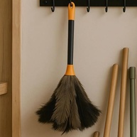 Espanador de Pó 42cm com Penas Naturais - Leve, Reutilizável e Versátil para Casa e Escritório - imagem 2