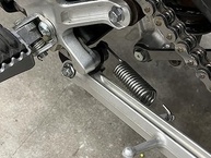 Mola de Retorno Reforçada AltRider para Suporte Lateral Yamaha Tenere 700 - imagem 4
