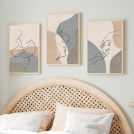 Quadros Decorativos Casal Em Curvas - Moldura Elegante para Decoração de Quarto e Família - imagem 3