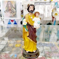 São José Lindíssimo com Lírio 15cm em Resina - Escultura Detalhada para Decoração e Oração - imagem 4